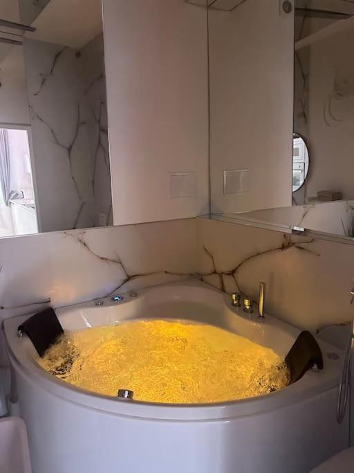 Salt Inn Apartments No 2 - Jacuzzi Wieliczka Exterior foto